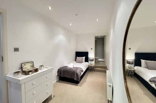 Photo 15 - The Heart of Kensington Mews - Private House-Centrally Located-Great Transport