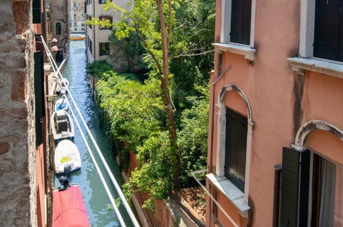 Photo 13 - Venice Grand Canal Style Apt 3 by Wonderful Italy