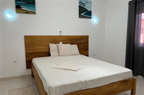 Photo 5 - Inviting 10 Bed Apartment in Sao Tome
