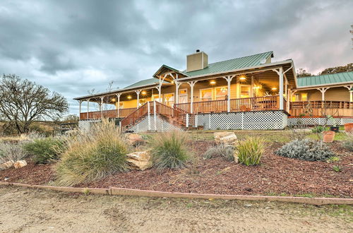 Photo 10 - Templeton Ranch w/ Private Hot Tub & Deck