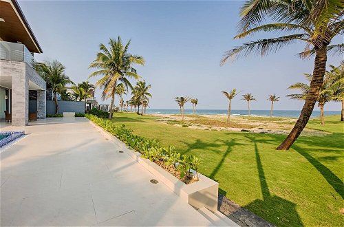 Foto 30 - Luxury Beachfront Villa W Private Pool Beach Num1