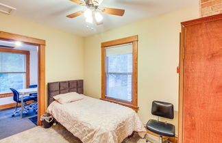 Photo 2 - Kansas City Vacation Rental Near Old Westport