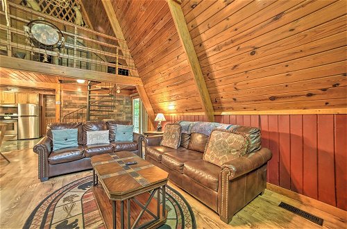 Foto 18 - A-frame Gatlinburg Cabin w/ Deck & Private Hot Tub