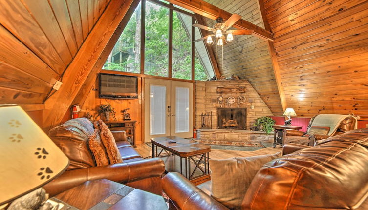 Foto 1 - A-frame Gatlinburg Cabin w/ Deck & Private Hot Tub