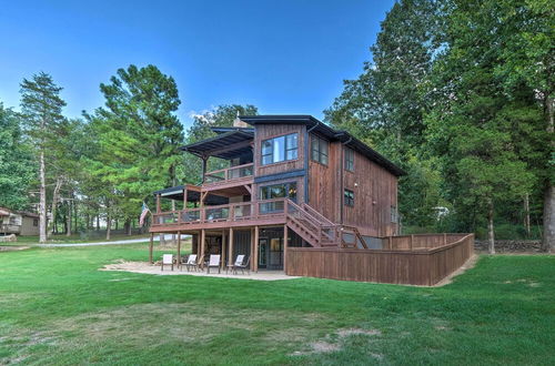 Photo 7 - Beaver Lake Hideaway With Fire Pit by Marina