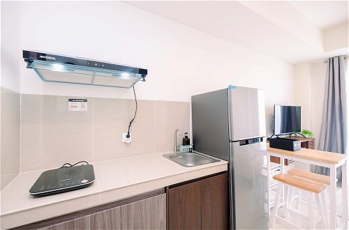 Foto 13 - Modern Look And Comfy 2Br At Vasaka Solterra Apartment