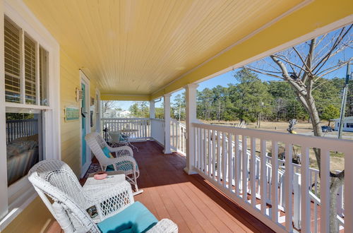 Photo 13 - Welcoming Cottage w/ Outdoor Pool & Water Views