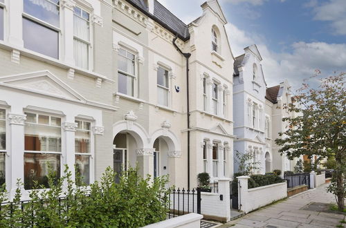 Photo 5 - Cosy 4-bed Family Home Shepherd s Bush