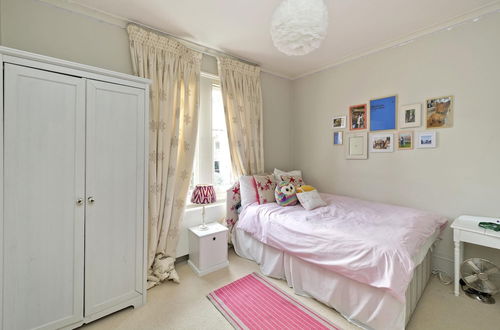 Photo 15 - Cosy 4-bed Family Home Shepherd s Bush