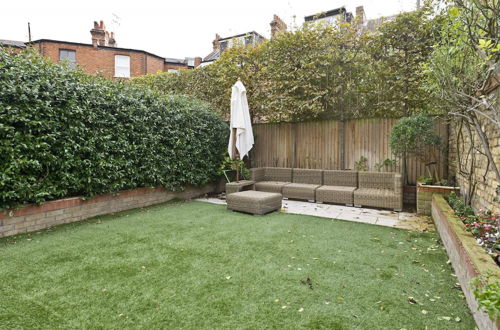 Photo 6 - Cosy 4-bed Family Home Shepherd s Bush