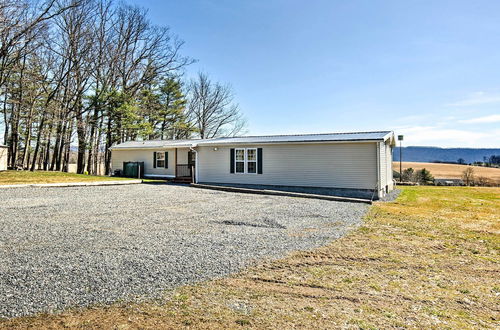 Foto 16 - 'the Lodge': Klingerstown Home on 180-acre Farm