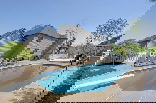 Foto 30 - Spacious Refuge w/ Private Pool & Outdoor Bar