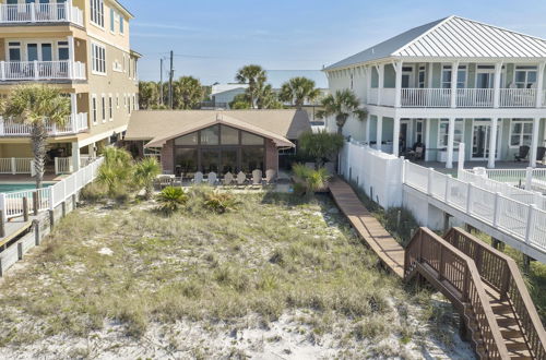 Foto 42 - Gulf Front 3bd/2ba Home With Private Beach Access