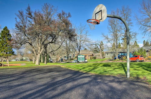 Photo 16 - Charming Eugene Vacation Home: 1 Mi to Dtwn