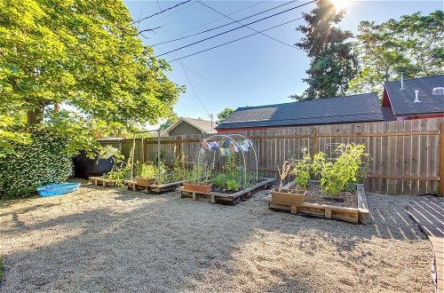 Photo 28 - Charming Eugene Vacation Home: 1 Mi to Dtwn