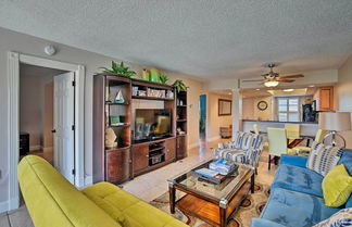 Foto 1 - Beachy Marco Island Condo With Resort Amenities