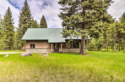 Foto 21 - Secluded Bigfork Cabin w/ Huge Yard + Grill