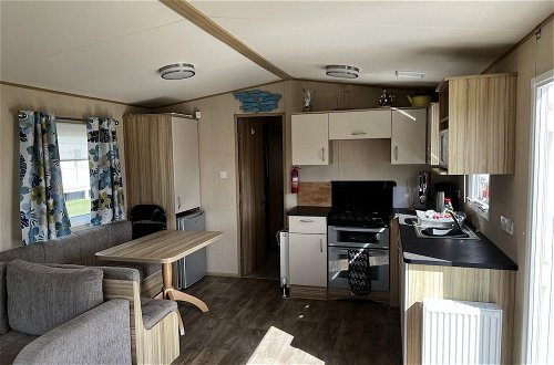Foto 6 - pet Free 2 Bedroom Caravan With Decking at Heacham