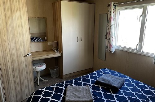 Foto 4 - pet Free 2 Bedroom Caravan With Decking at Heacham