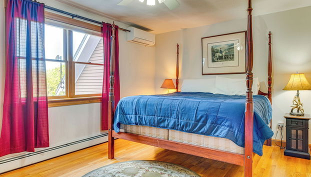 Spacious Belmont Home w/ Seasonal Pool & Grill - Foto 2