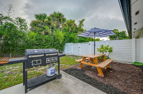 Photo 11 - Sunny Florida Escape w/ Patio, Grill & Fire Pit