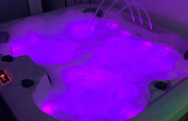 Family Holiday Home With Hot Tub Sleeps 8 - Foto 31