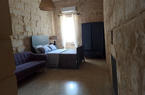 Photo 2 - Beautiful 1-bed Apartment in Ħal Qormi
