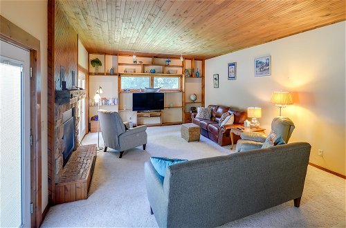 Photo 10 - Hart Haven w/ Cozy Fireplace, Deck & Grill
