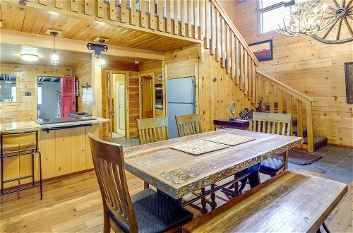 Photo 11 - Secluded 3-acre Cabin in Tollgate w/ Gas Grill
