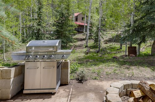 Photo 16 - Secluded 3-acre Cabin in Tollgate w/ Gas Grill
