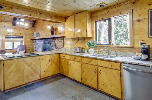 Photo 17 - Secluded 3-acre Cabin in Tollgate w/ Gas Grill