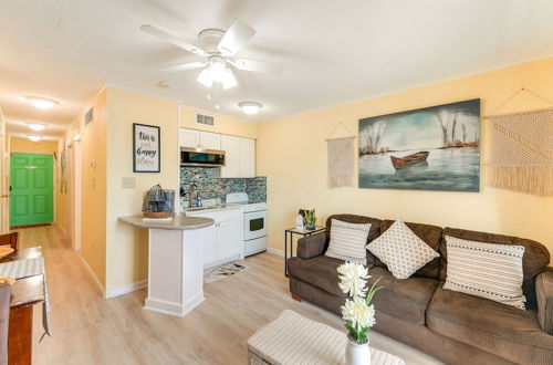 Photo 9 - Beachfront Corpus Christi Condo w/ Pool Access