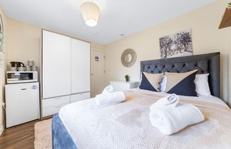 Photo 1 - Stunning Double Bed Room In Isleworth TW7