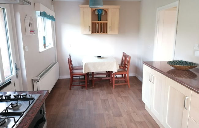 Lovely 2-bed Cottage in Pencarreg - Foto 5