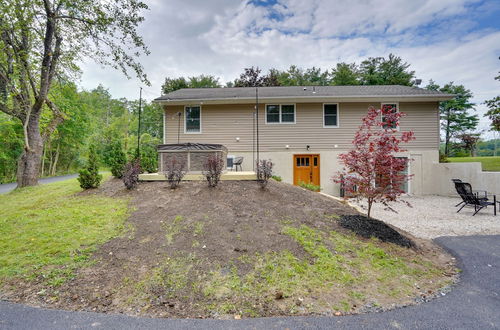 Photo 33 - Freehold Home w/ Private Hot Tub & Fishing Pond