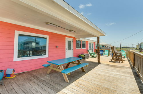 Photo 20 - Surfside Beach Vacation Rental w/ Oceanfront Deck