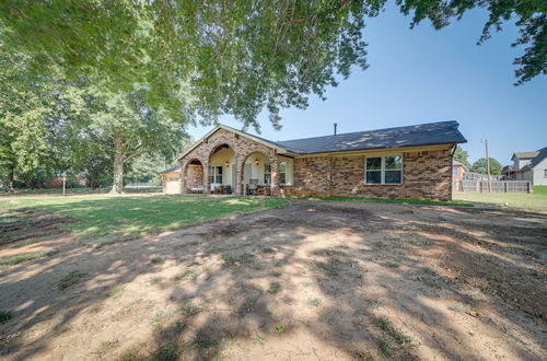 Photo 2 - Quiet Oklahoma Home - Close to Golf Courses