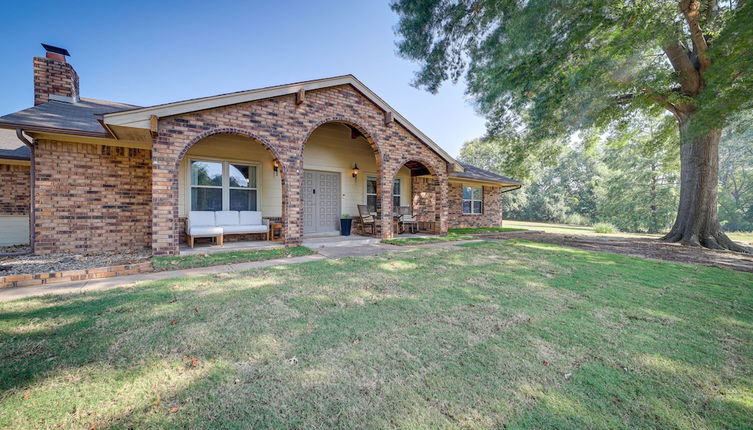 Photo 1 - Quiet Oklahoma Home - Close to Golf Courses