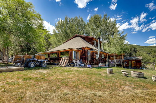 Foto 1 - Historic Alpine Cabin w/ Scenic Mount Sopris View