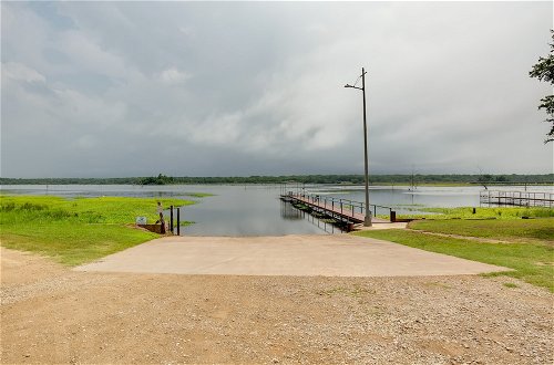 Foto 6 - Waterfront Lake Fork Vacation Home w/ Boat Dock