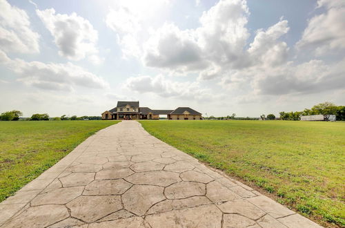 Photo 32 - Huge Family-friendly Texas Ranch Home w/ Grill