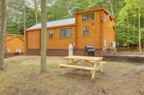 Photo 9 - Middlebury Center Retreat, Stunning Mountain Views