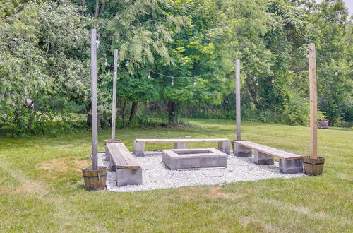 Foto 23 - Marlboro Vacation Rental w/ Fire Pit & Yard