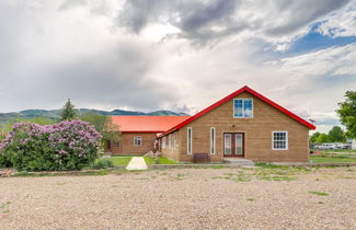 Foto 1 - Rural Mountain-view Home Near Hiking + Off-roading