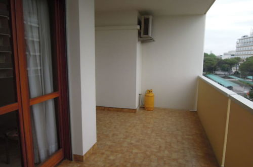 Foto 16 - Homely Apartment With Great View and Swimming Pool