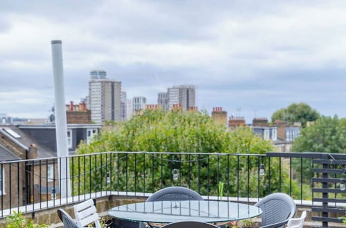 Photo 22 - Top Floor 1BD Flat With Balcony - Ladbroke Grove