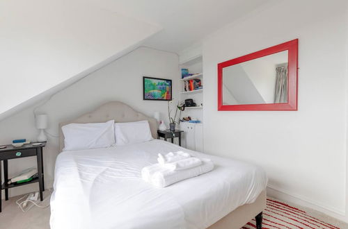 Photo 4 - Top Floor 1BD Flat With Balcony - Ladbroke Grove