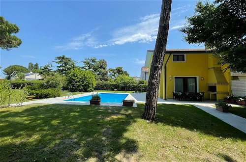 Foto 16 - Fantastic Villa With Pool for 5 People on the Island of Albarella