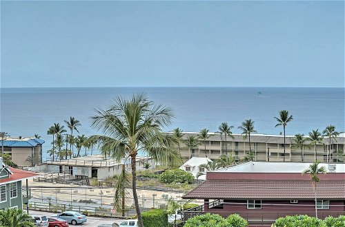 Foto 16 - Kona Pacific Top Floor Retreat: Ocean View & Pool