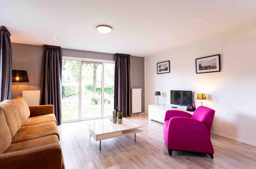 Photo 4 - Comfortable Chalet in a Holiday Park